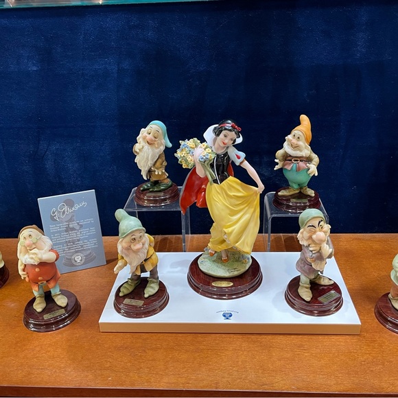 Meet your Posher, Deborah - Picture 5 of 9